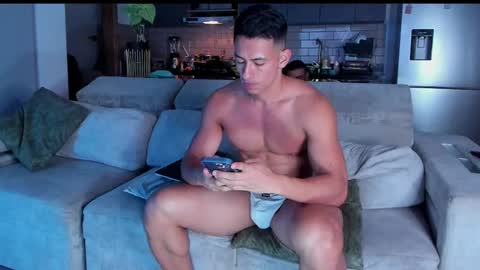 Snapshot of claytonburgues chatting on March 8, 5:17 am claytonburgues online show from March 8, 5:17 am