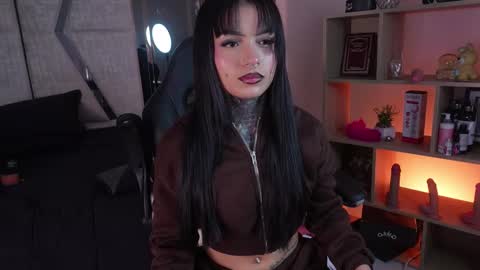 Cleo Adams online show from March 18, 5:10 am