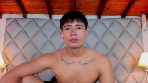 Snapshot of clement_reyes chatting on November 25, 1:00 pm clement_reyes online show from November 25, 1:00 pm