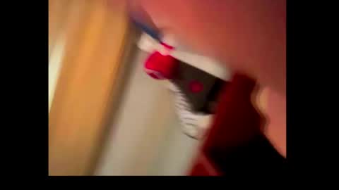 clementine75009 online show from April 4, 11:51 am