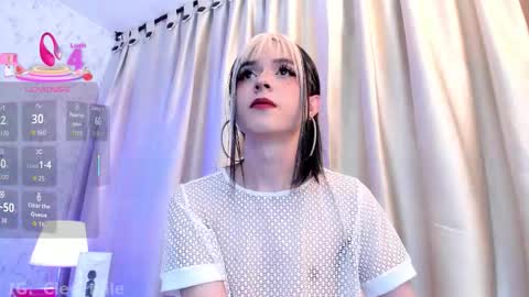 Snapshot of cleo_nilee chatting on November 29, 5:43 am cleo online show from November 29, 5:43 am