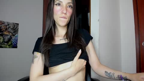 Snapshot of cleopatra_cute chatting on December 24, 4:55 am  Nicol  online show from December 24, 4:55 am