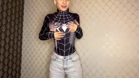 Cleo online show from February 3, 6:13 pm