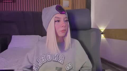 Snapshot of cleowhite_ chatting on September 26, 4:27 am cleowhite_ online show from September 26, 4:27 am
