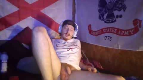 Snapshot of cleveykevil chatting on November 18, 6:01 pm cleveykevil online show from November 18, 6:01 pm