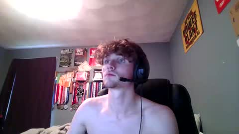 Snapshot of clint_wood chatting on October 31, 3:35 pm clint_wood online show from October 31, 3:35 pm