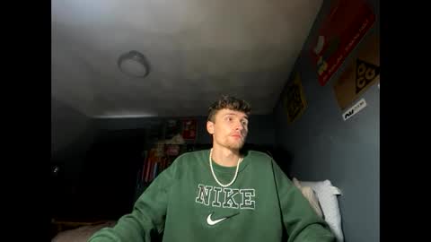 Snapshot of clint_wood chatting on November 13, 7:57 pm clint_wood online show from November 13, 7:57 pm