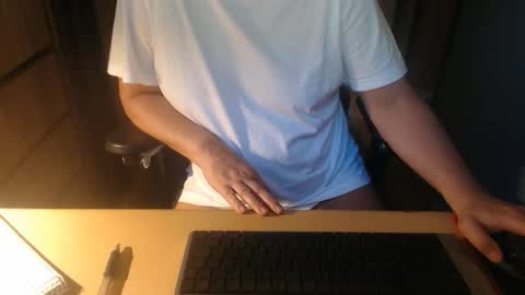Snapshot of clit_fan chatting on May 25, 10:32 am Rob online show from May 25, 10:32 am