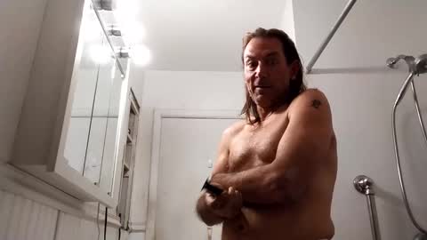 Snapshot of clitlickbros7787 chatting on October 26, 12:38 am clitlickbros7787 online show from October 26, 12:38 am