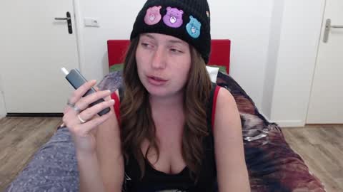 Syl  online show from January 28, 5:46 pm