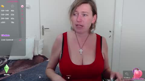 Syl  online show from February 3, 8:30 am