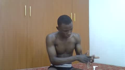 Snapshot of clive_damian chatting on May 17, 4:03 pm clive_damian online show from May 17, 4:03 pm