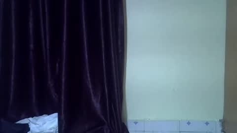 Snapshot of clive_damian chatting on June 1, 7:54 am clive_damian online show from June 1, 7:54 am