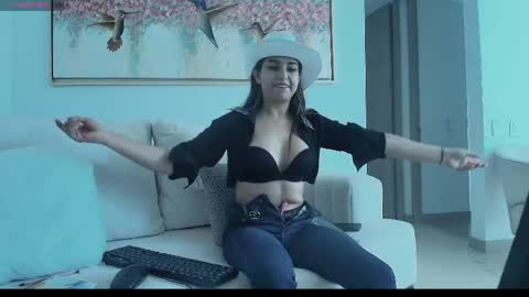 Cloe online show from June 1, 2:52 pm
