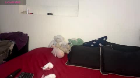 Snapshot of cloe_five chatting on October 20, 9:26 pm CLOE online show from October 20, 9:26 pm