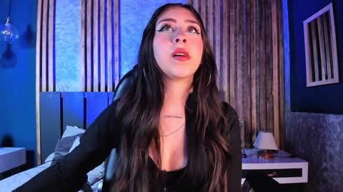 Cloe  online show from December 23, 1:40 am