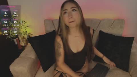 Snapshot of cloe_martinezz_ chatting on May 27, 8:17 pm cloe_martinezz_ online show from May 27, 8:17 pm