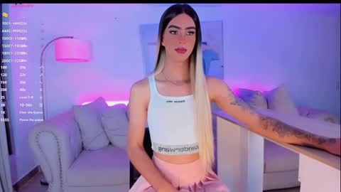 Snapshot of cloe_reminton_ chatting on January 18, 7:07 am CLOE REMINTON online show from January 18, 7:07 am