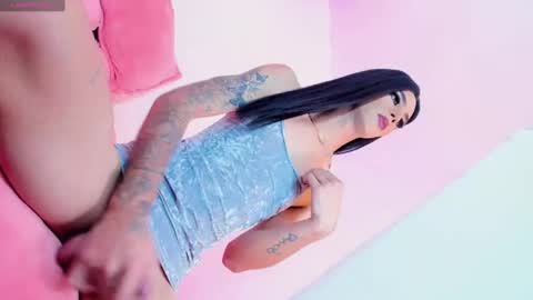 Snapshot of cloe_reminton_ chatting on February 14, 4:15 am CLOE REMINTON online show from February 14, 4:15 am