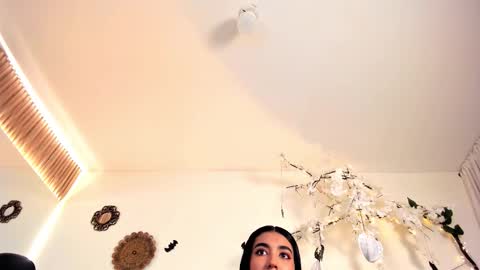 CLOE  online show from October 18, 3:53 am