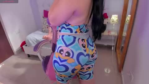 Snapshot of cloe_weiss chatting on November 16, 1:49 pm Cloe Weiss online show from November 16, 1:49 pm