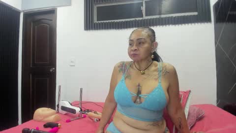 CLOE online show from December 21, 11:50 am