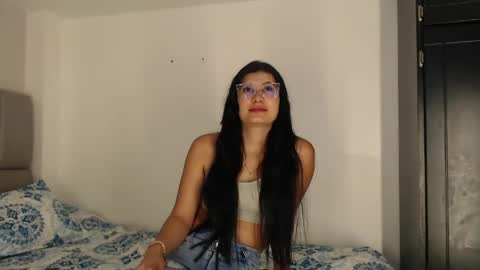 cloe online show from April 22, 1:12 pm