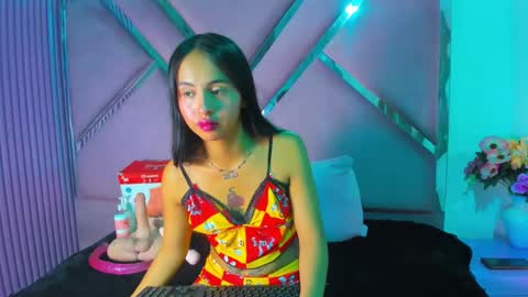 Snapshot of cloemorenti_ chatting on November 14, 1:10 pm CloeMorenti online show from November 14, 1:10 pm