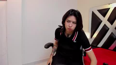 Snapshot of cloeperson chatting on December 4, 12:03 pm lady cloe person online show from December 4, 12:03 pm