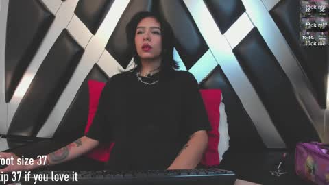 lady cloe person online show from April 2, 7:11 pm