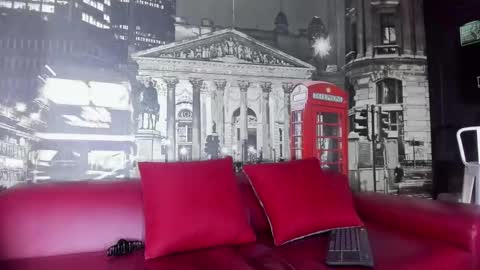 ---Cloe--- online show from December 19, 3:19 pm