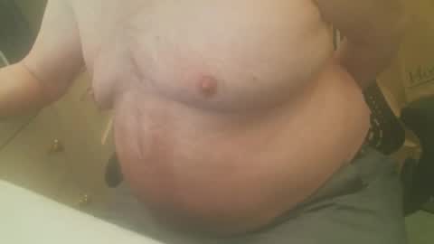 Snapshot of clouds8888 chatting on October 12, 2:38 pm clouds8888 online show from October 12, 2:38 pm