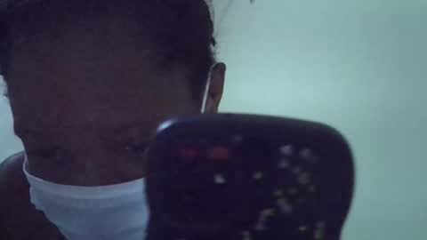 Ella online show from April 9, 8:03 pm