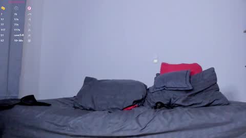 Snapshot of cloudy_pigdude chatting on February 14, 8:52 am CRISTIAN online show from February 14, 8:52 am