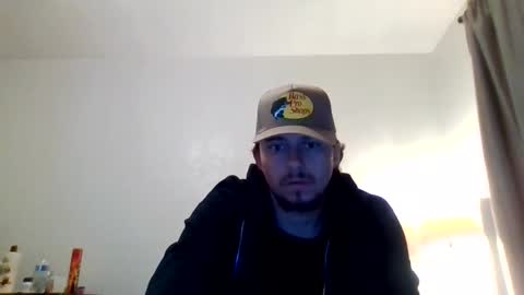 Snapshot of cloudyydayzz chatting on February 13, 11:17 am tallhungandcloudy online show from February 13, 11:17 am