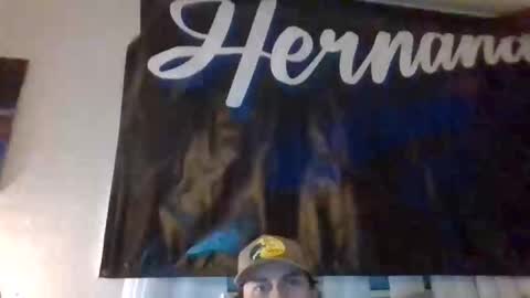 Snapshot of cloudyydayzz chatting on February 25, 11:31 am tallhungandcloudy online show from February 25, 11:31 am