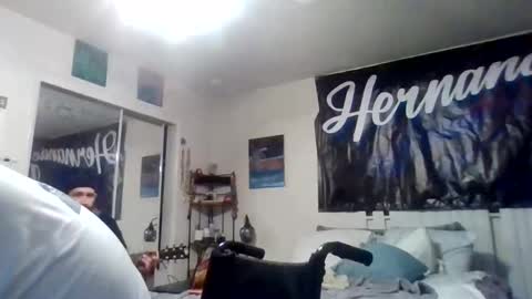 Snapshot of cloudyydayzz chatting on March 17, 12:41 pm tallhungandcloudy online show from March 17, 12:41 pm