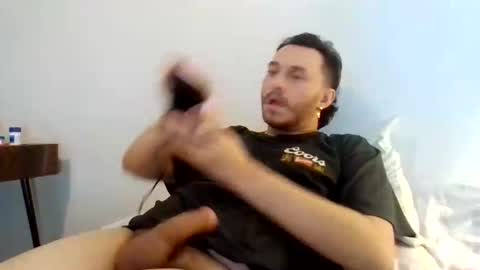 Snapshot of cloudyydayzz chatting on March 19, 2:43 pm tallhungandcloudy online show from March 19, 2:43 pm