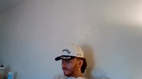 Snapshot of cloudyydayzz chatting on March 20, 2:49 am tallhungandcloudy online show from March 20, 2:49 am