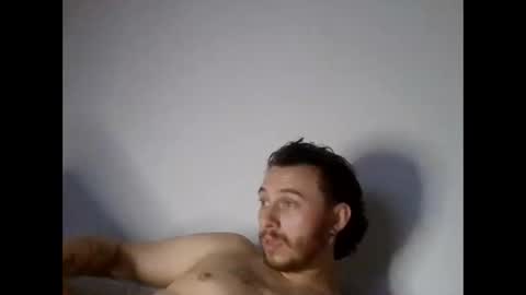 Snapshot of cloudyydayzz chatting on March 28, 12:27 pm tallhungandcloudy online show from March 28, 12:27 pm