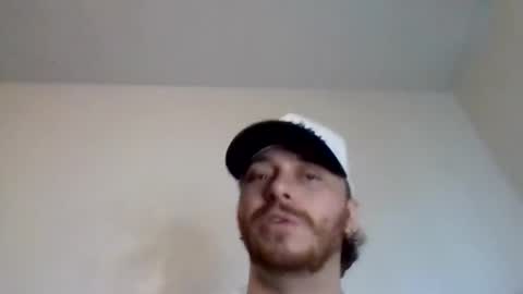 Snapshot of cloudyydayzz chatting on March 29, 1:49 am tallhungandcloudy online show from March 29, 1:49 am