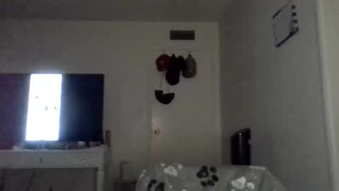 Snapshot of cloudyydayzz chatting on March 30, 6:36 am tallhungandcloudy online show from March 30, 6:36 am