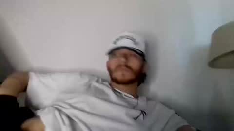 Snapshot of cloudyydayzz chatting on April 2, 1:58 am tallhungandcloudy online show from April 2, 1:58 am