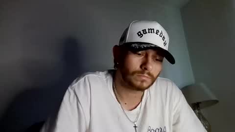 Snapshot of cloudyydayzz chatting on April 11, 9:52 pm tallhungandcloudy online show from April 11, 9:52 pm