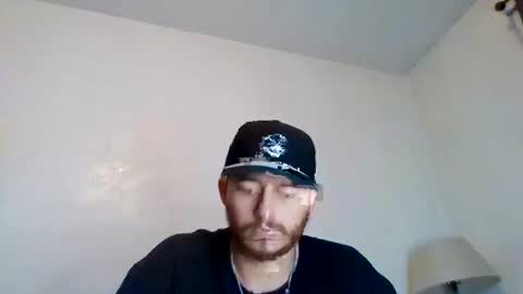 Snapshot of cloudyydayzz chatting on April 12, 9:58 am tallhungandcloudy online show from April 12, 9:58 am