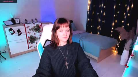 Snapshot of clover_red chatting on January 13, 6:38 pm Clover follow me online show from January 13, 6:38 pm