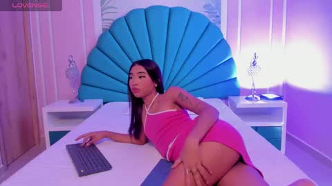 Snapshot of cloy_baby chatting on December 8, 4:39 pm Eilyn online show from December 8, 4:39 pm