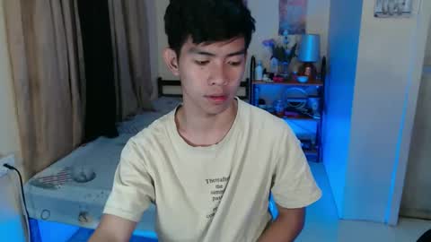 clyde_twinkx online show from April 3, 8:18 pm