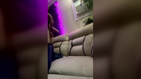 Snapshot of cmwawesome chatting on February 11, 3:33 am Monster420 online show from February 11, 3:33 am