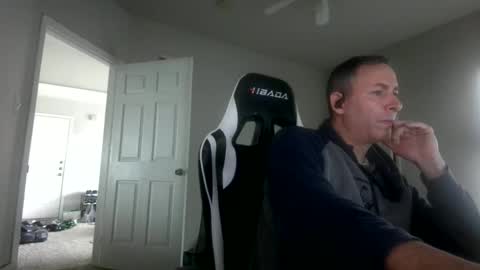 Snapshot of cmypenis chatting on May 18, 3:40 pm Master Bates online show from May 18, 3:40 pm
